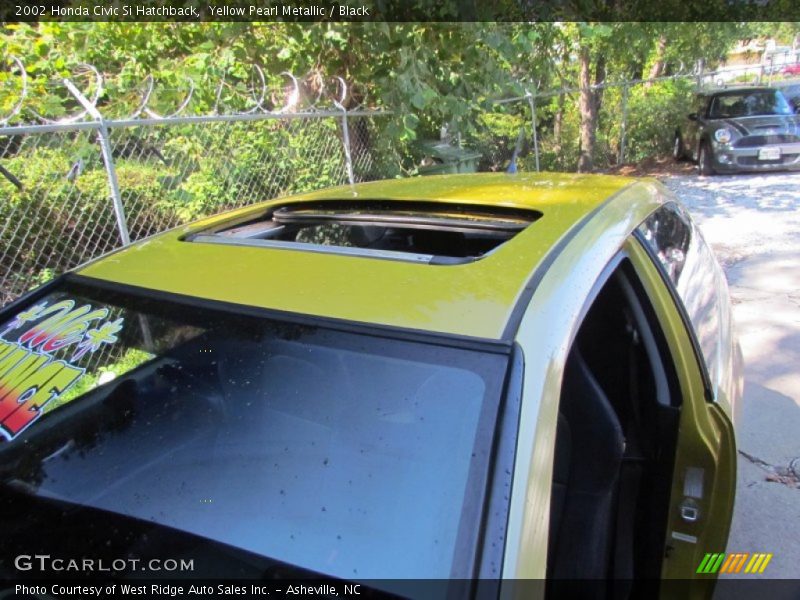Yellow Pearl Metallic / Black 2002 Honda Civic Si Hatchback