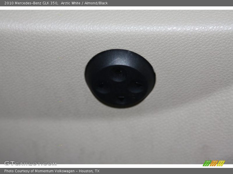 Arctic White / Almond/Black 2010 Mercedes-Benz GLK 350