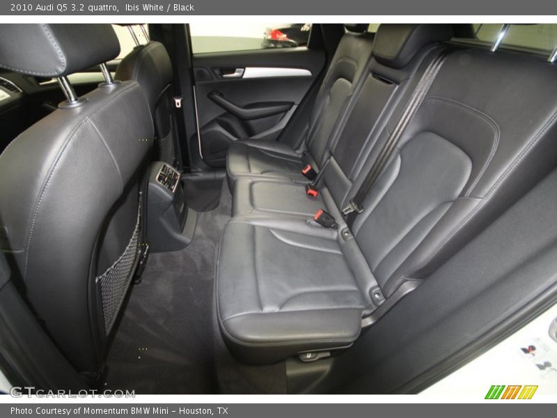 Rear Seat of 2010 Q5 3.2 quattro