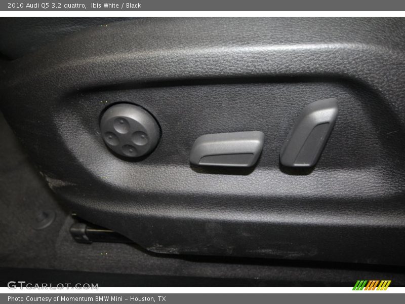 Controls of 2010 Q5 3.2 quattro