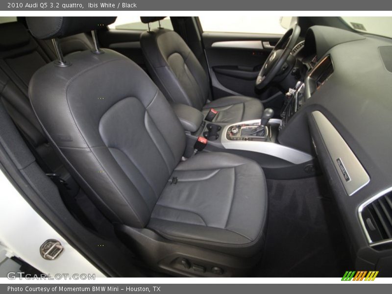 Ibis White / Black 2010 Audi Q5 3.2 quattro