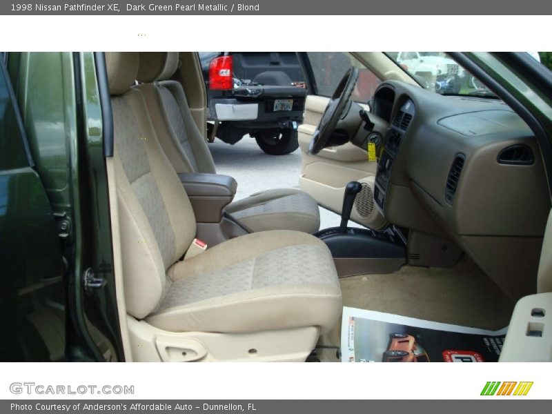 Dark Green Pearl Metallic / Blond 1998 Nissan Pathfinder XE