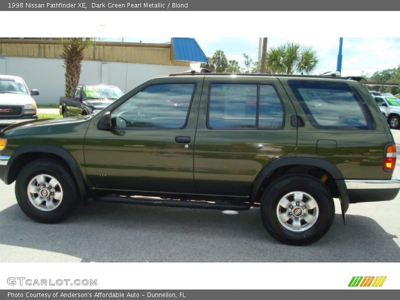 Dark Green Pearl Metallic / Blond 1998 Nissan Pathfinder XE