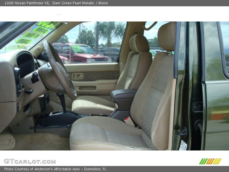 Dark Green Pearl Metallic / Blond 1998 Nissan Pathfinder XE