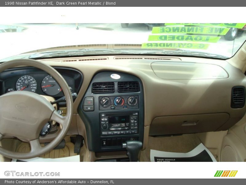 Dark Green Pearl Metallic / Blond 1998 Nissan Pathfinder XE