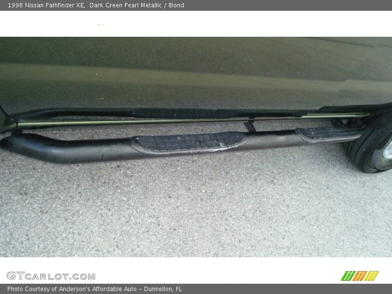 Dark Green Pearl Metallic / Blond 1998 Nissan Pathfinder XE