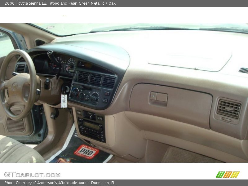Woodland Pearl Green Metallic / Oak 2000 Toyota Sienna LE