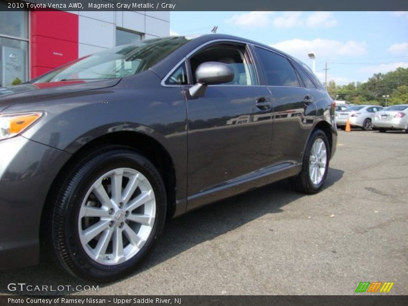 Magnetic Gray Metallic / Gray 2010 Toyota Venza AWD