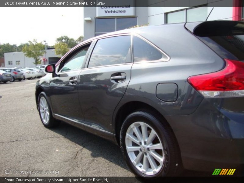 Magnetic Gray Metallic / Gray 2010 Toyota Venza AWD