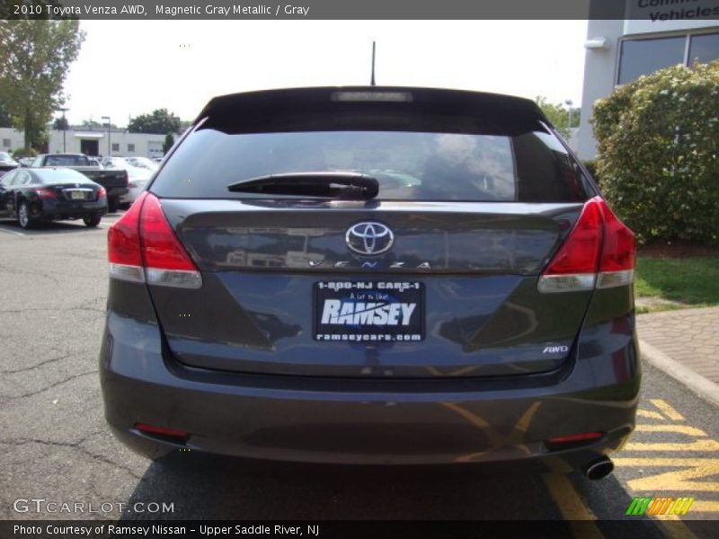 Magnetic Gray Metallic / Gray 2010 Toyota Venza AWD
