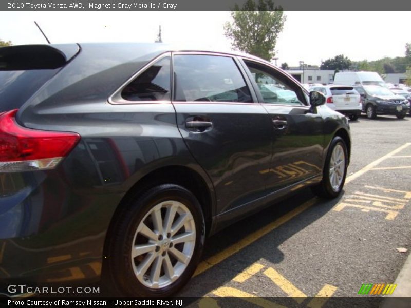 Magnetic Gray Metallic / Gray 2010 Toyota Venza AWD