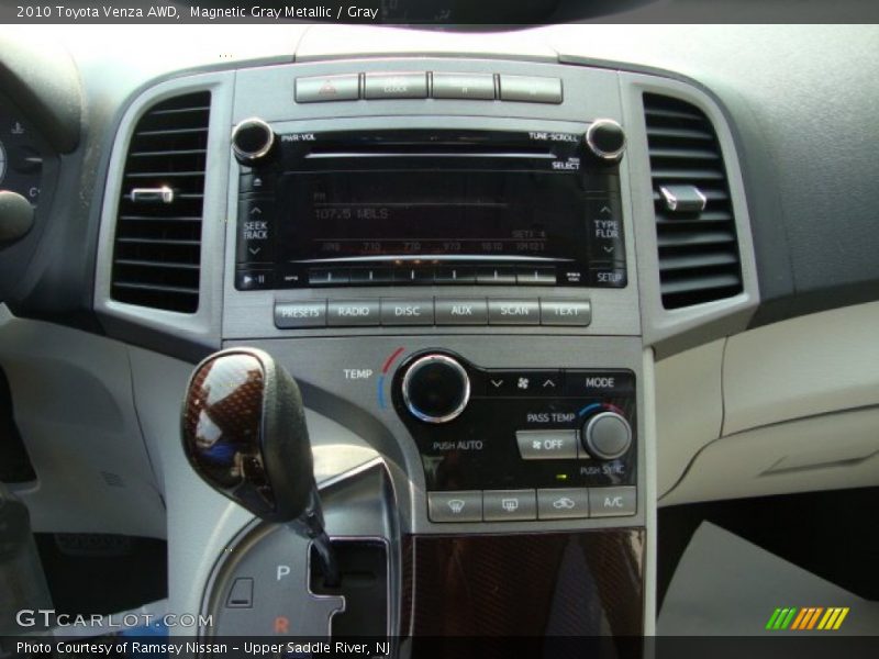 Magnetic Gray Metallic / Gray 2010 Toyota Venza AWD