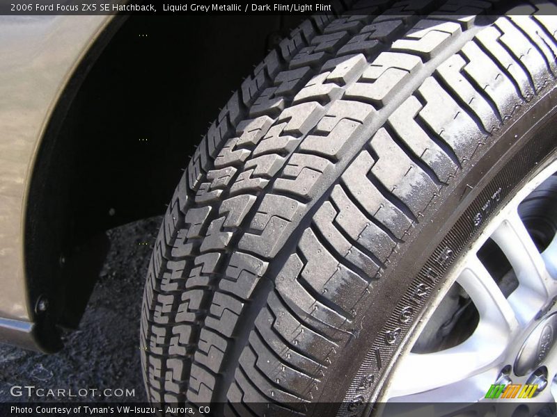 Liquid Grey Metallic / Dark Flint/Light Flint 2006 Ford Focus ZX5 SE Hatchback