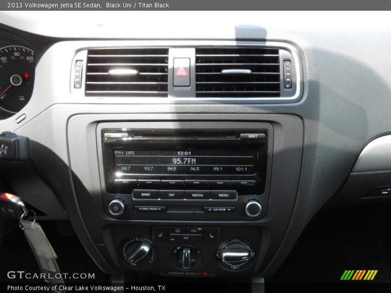 Black Uni / Titan Black 2013 Volkswagen Jetta SE Sedan