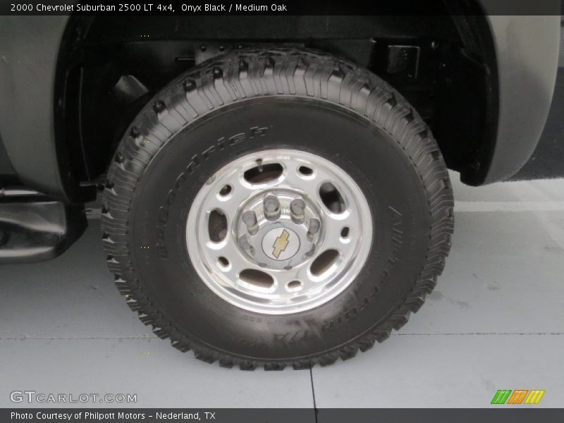  2000 Suburban 2500 LT 4x4 Wheel