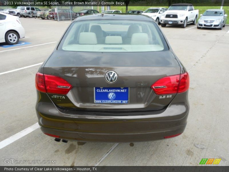 Toffee Brown Metallic / Cornsilk Beige 2013 Volkswagen Jetta SE Sedan