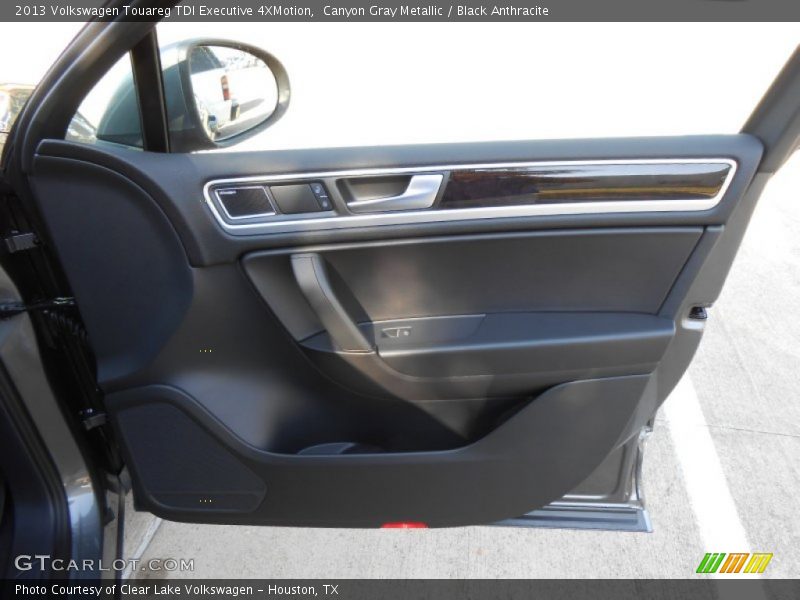 Canyon Gray Metallic / Black Anthracite 2013 Volkswagen Touareg TDI Executive 4XMotion