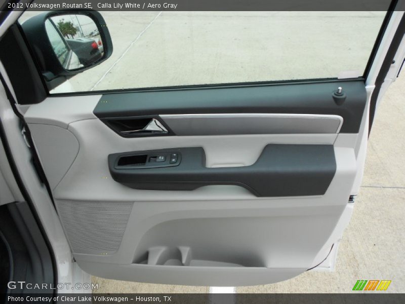 Calla Lily White / Aero Gray 2012 Volkswagen Routan SE