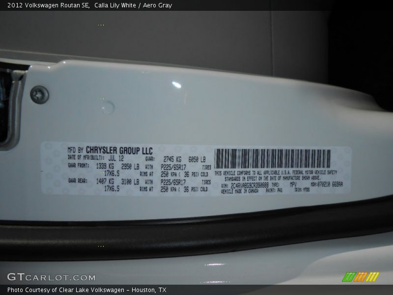 Calla Lily White / Aero Gray 2012 Volkswagen Routan SE