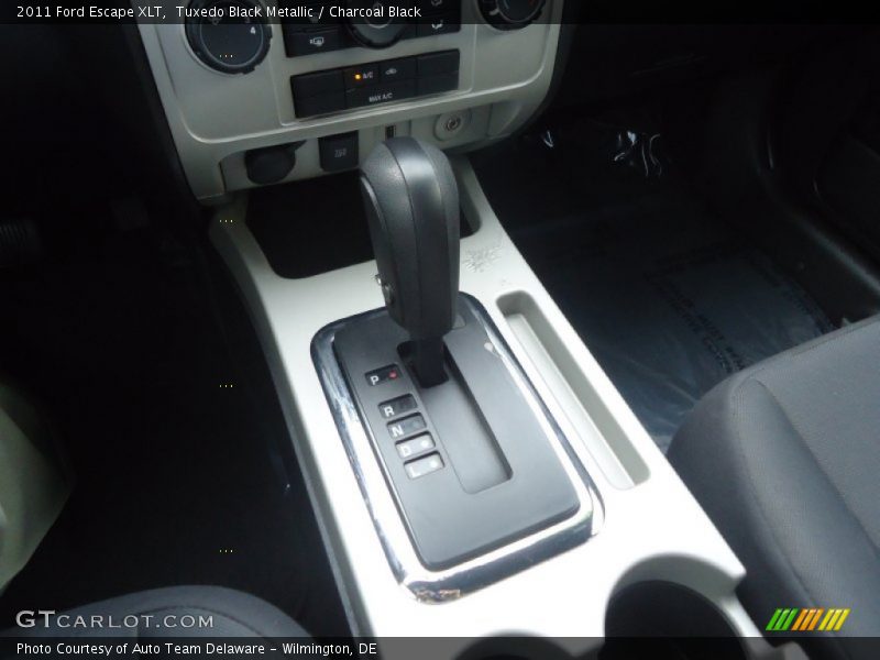 Tuxedo Black Metallic / Charcoal Black 2011 Ford Escape XLT