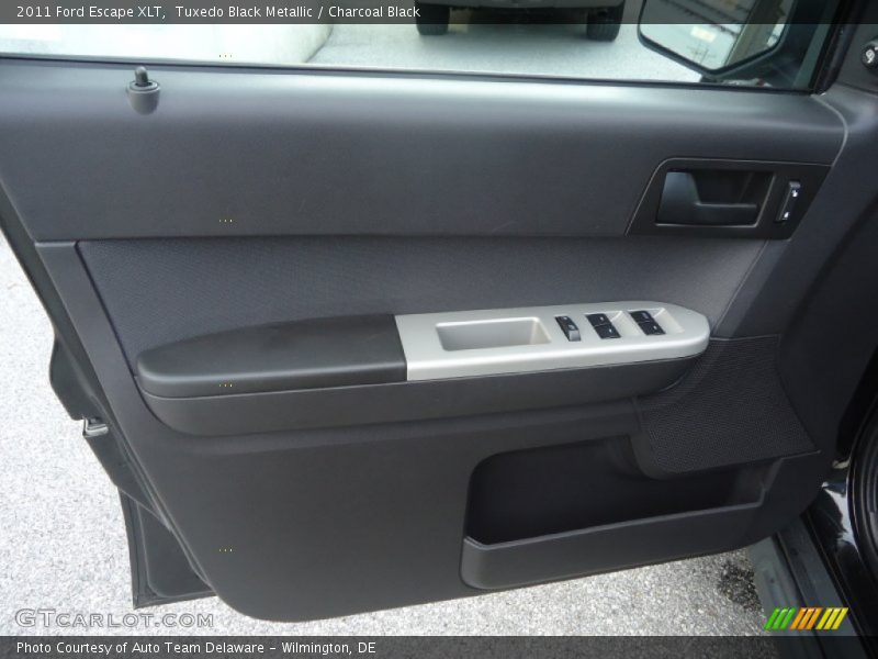 Tuxedo Black Metallic / Charcoal Black 2011 Ford Escape XLT