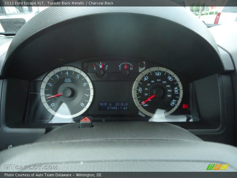 Tuxedo Black Metallic / Charcoal Black 2011 Ford Escape XLT