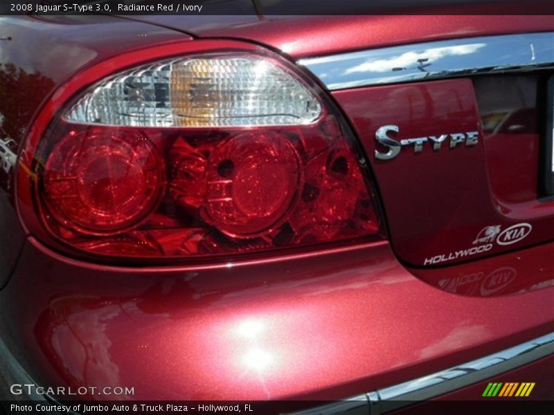 Radiance Red / Ivory 2008 Jaguar S-Type 3.0