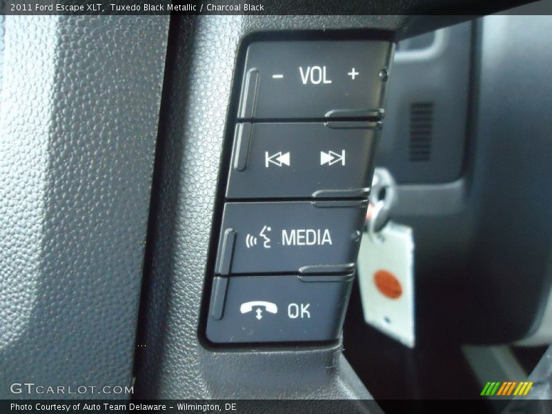 Tuxedo Black Metallic / Charcoal Black 2011 Ford Escape XLT