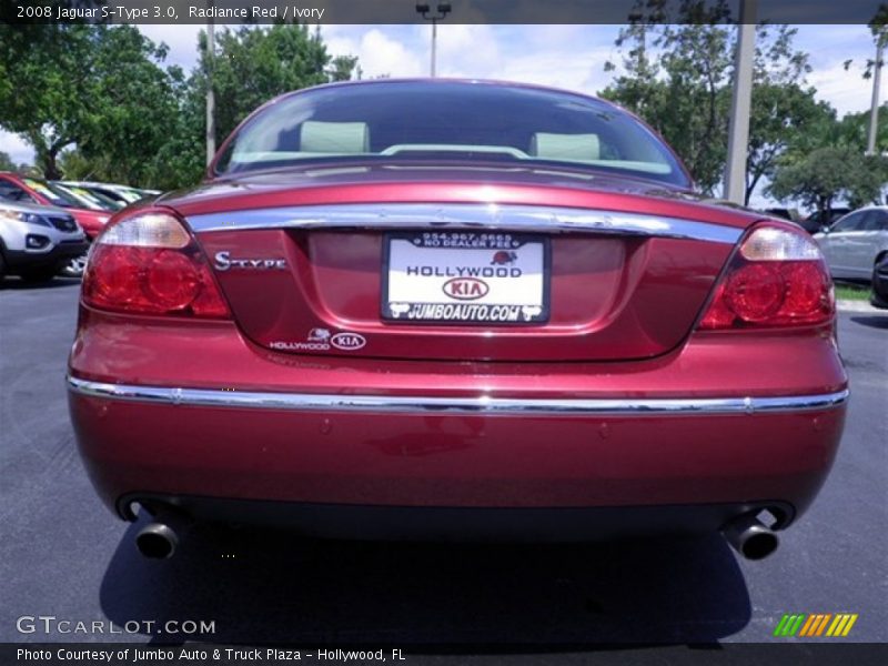 Radiance Red / Ivory 2008 Jaguar S-Type 3.0