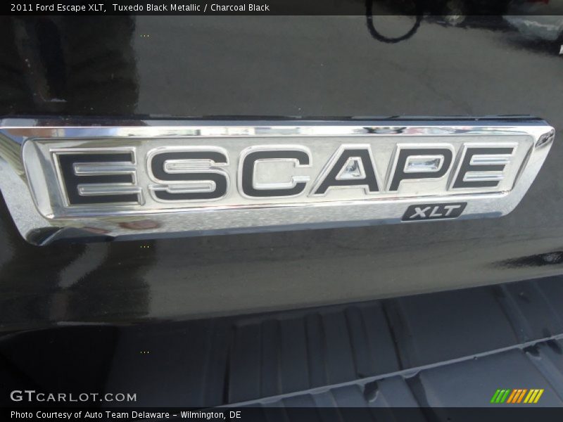 Tuxedo Black Metallic / Charcoal Black 2011 Ford Escape XLT