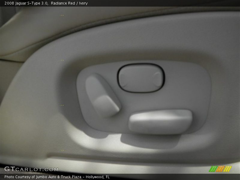 Radiance Red / Ivory 2008 Jaguar S-Type 3.0