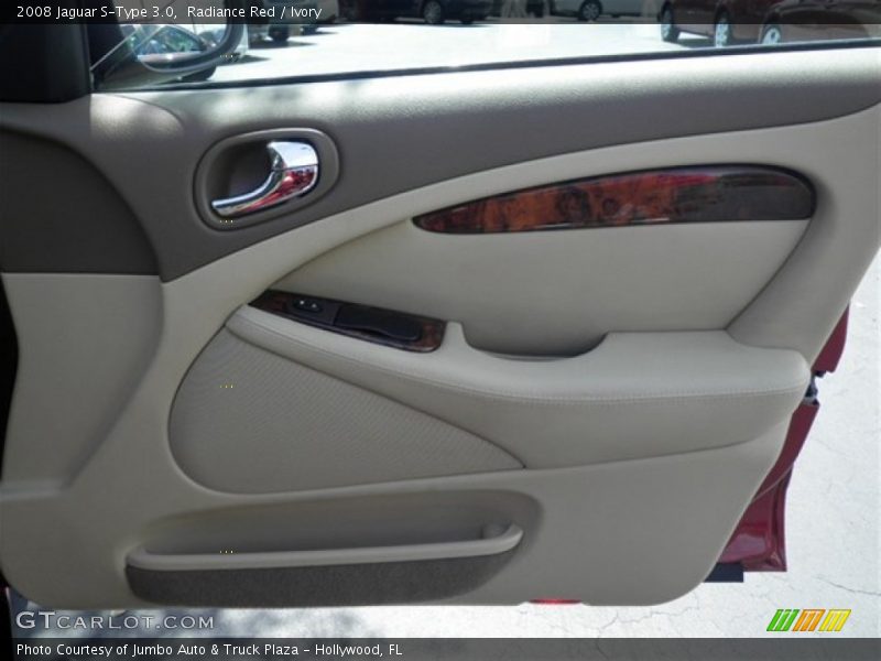 Radiance Red / Ivory 2008 Jaguar S-Type 3.0