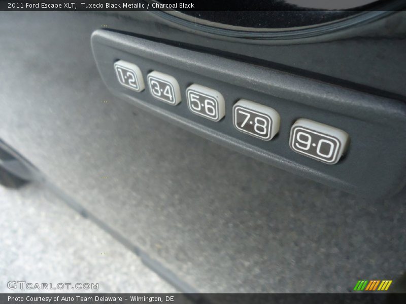 Tuxedo Black Metallic / Charcoal Black 2011 Ford Escape XLT