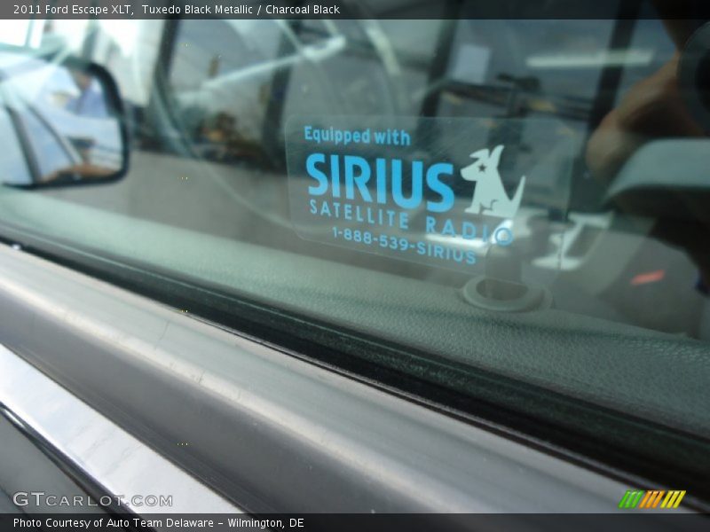Tuxedo Black Metallic / Charcoal Black 2011 Ford Escape XLT