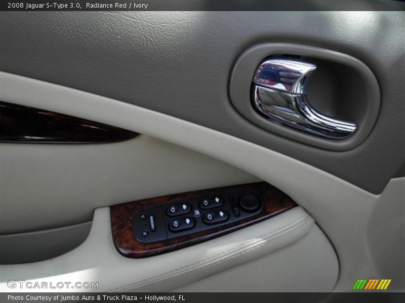 Radiance Red / Ivory 2008 Jaguar S-Type 3.0