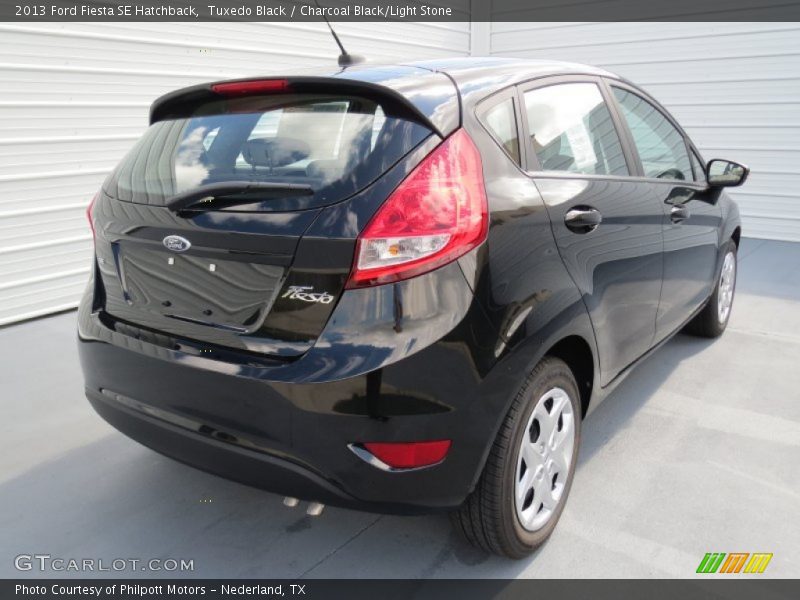 Tuxedo Black / Charcoal Black/Light Stone 2013 Ford Fiesta SE Hatchback