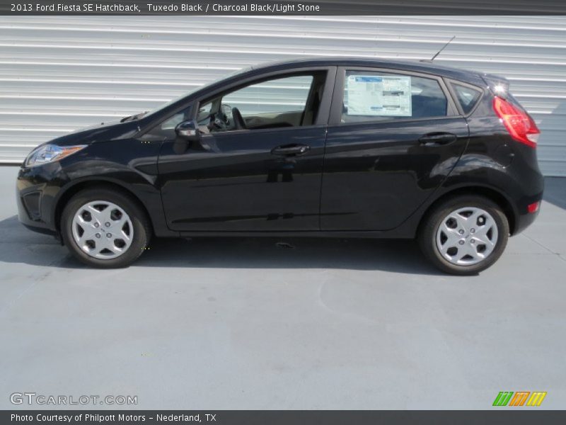 Tuxedo Black / Charcoal Black/Light Stone 2013 Ford Fiesta SE Hatchback