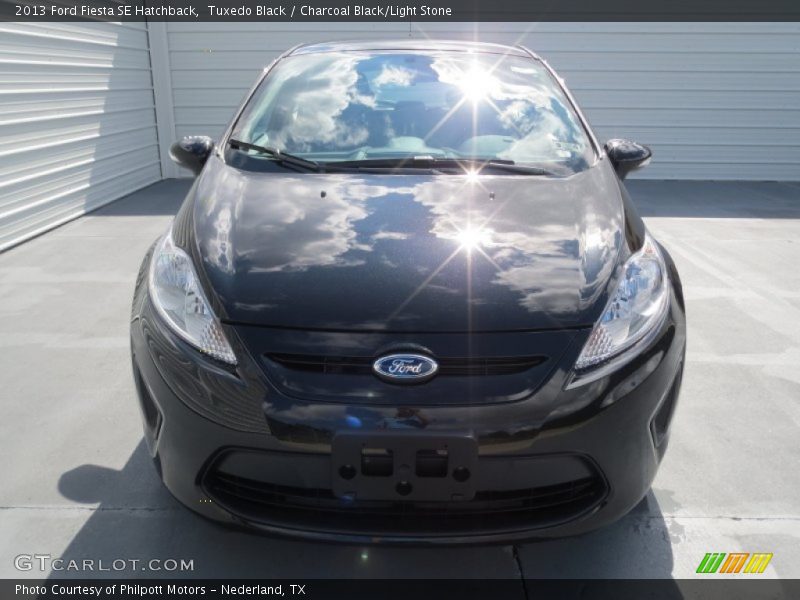 Tuxedo Black / Charcoal Black/Light Stone 2013 Ford Fiesta SE Hatchback