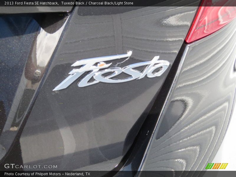 Tuxedo Black / Charcoal Black/Light Stone 2013 Ford Fiesta SE Hatchback