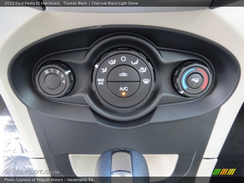 Controls of 2013 Fiesta SE Hatchback