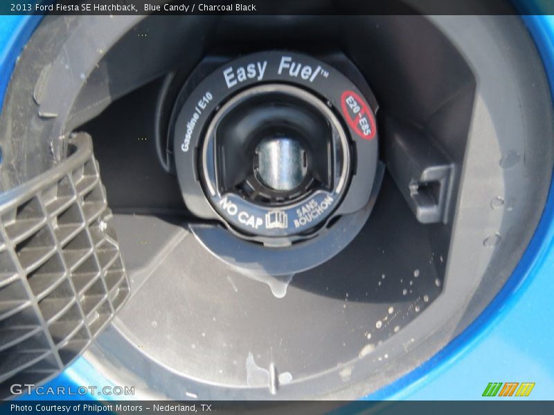 Blue Candy / Charcoal Black 2013 Ford Fiesta SE Hatchback