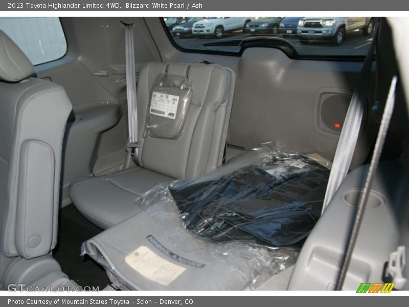Blizzard White Pearl / Ash 2013 Toyota Highlander Limited 4WD