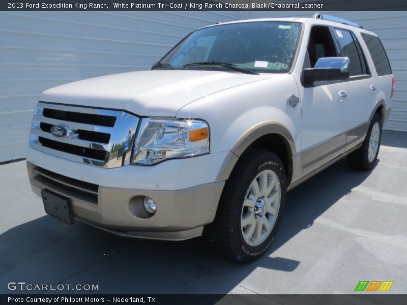 Front 3/4 View of 2013 Expedition King Ranch