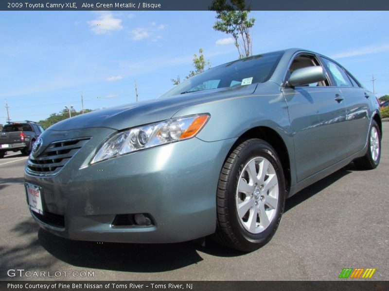 Aloe Green Metallic / Bisque 2009 Toyota Camry XLE