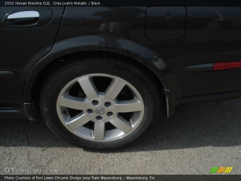 Gray Lustre Metallic / Black 2002 Nissan Maxima GLE