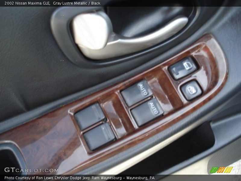 Gray Lustre Metallic / Black 2002 Nissan Maxima GLE