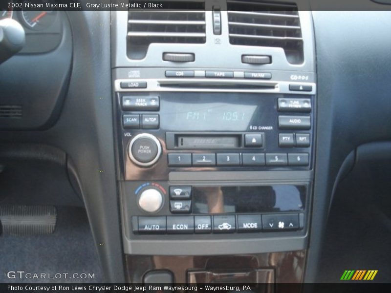 Gray Lustre Metallic / Black 2002 Nissan Maxima GLE