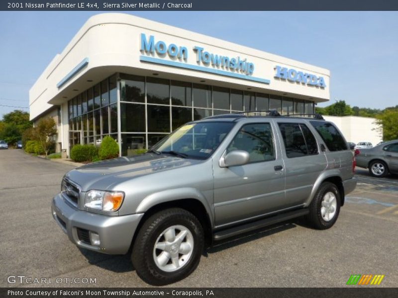 Sierra Silver Metallic / Charcoal 2001 Nissan Pathfinder LE 4x4