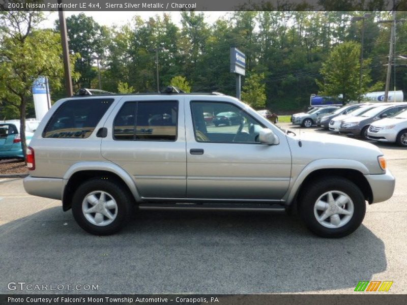 Sierra Silver Metallic / Charcoal 2001 Nissan Pathfinder LE 4x4
