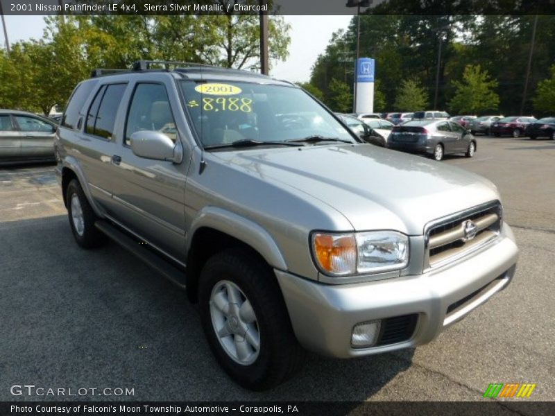 Sierra Silver Metallic / Charcoal 2001 Nissan Pathfinder LE 4x4